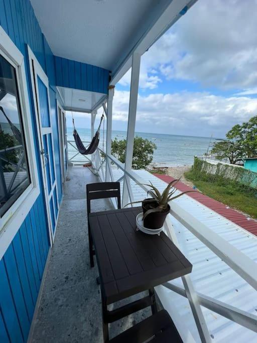 Baba'S Beach Bungalow South West Bay Dış mekan fotoğraf